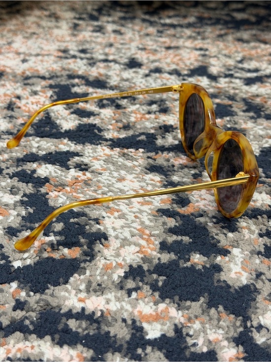 Illesteva ‘Palm Beach’ Sunglasses in “Amber” w/ Case ASO Duchess Meghan Markle main image 12